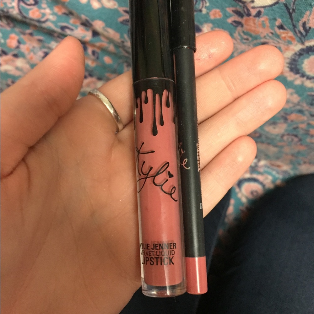 Kylie Jenner velvet lip kit